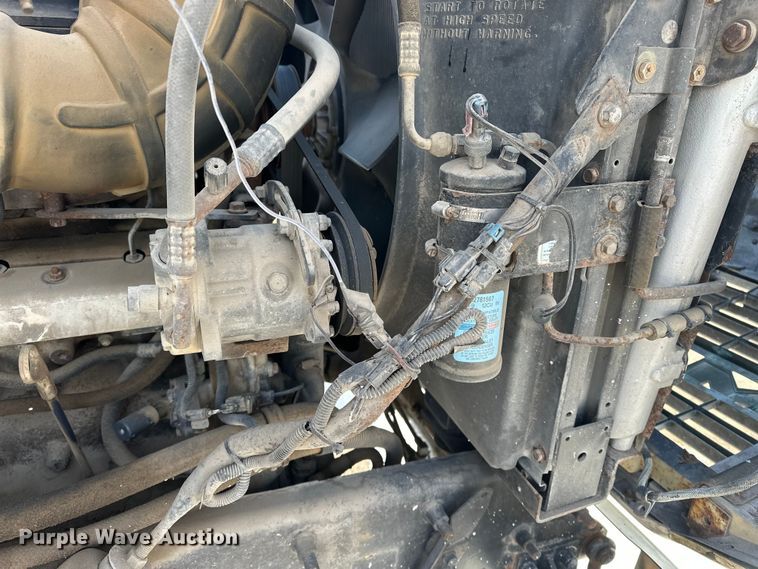 image for item FI0827 2003 Mack CH613 semi truck