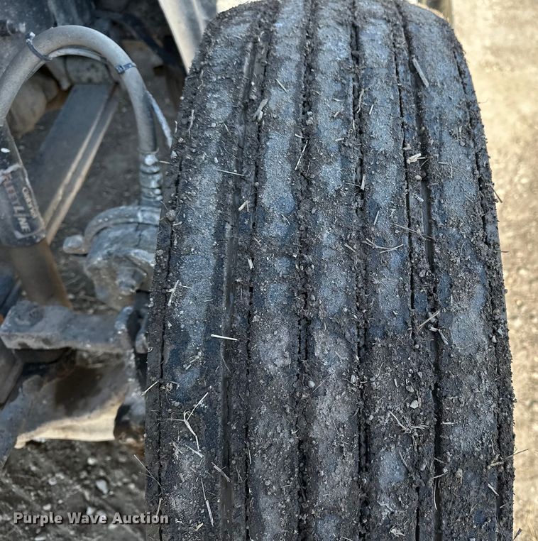 image for item FI0827 2003 Mack CH613 semi truck