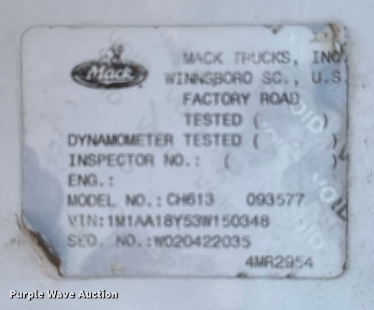 image for item FI0827 2003 Mack CH613 semi truck