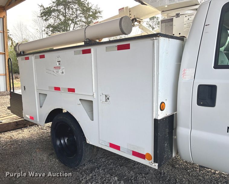 image for item FI1651 2012 Ford F550 XL Super Duty bucket truck