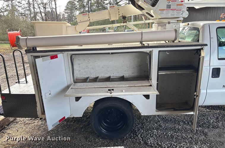 image for item FI1651 2012 Ford F550 XL Super Duty bucket truck