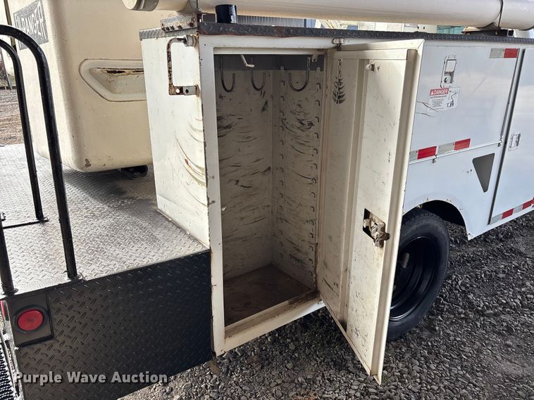 image for item FI1651 2012 Ford F550 XL Super Duty bucket truck