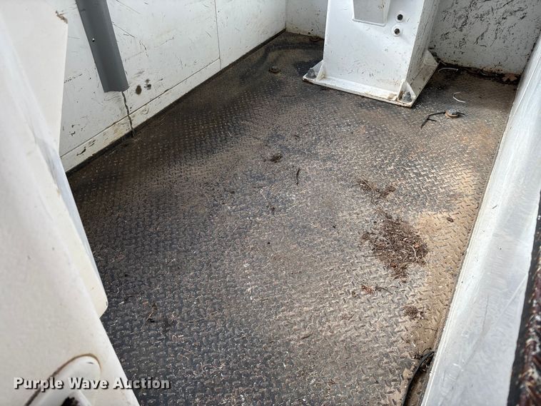 image for item FI1651 2012 Ford F550 XL Super Duty bucket truck