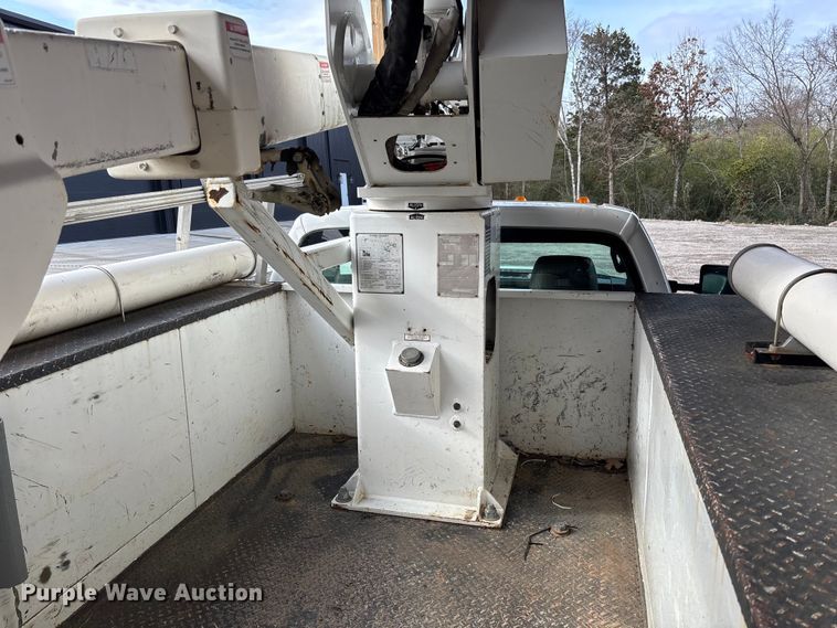 image for item FI1651 2012 Ford F550 XL Super Duty bucket truck