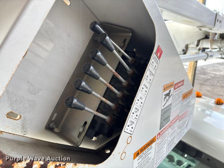 image for item FI1651 2012 Ford F550 XL Super Duty bucket truck