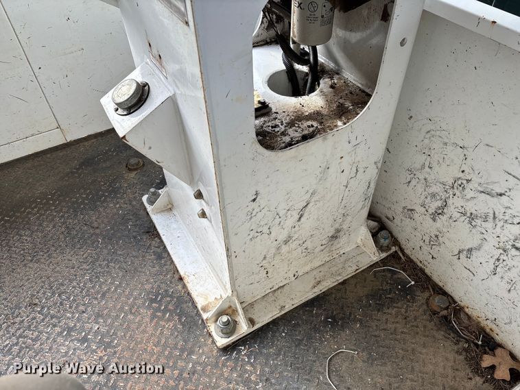 image for item FI1651 2012 Ford F550 XL Super Duty bucket truck