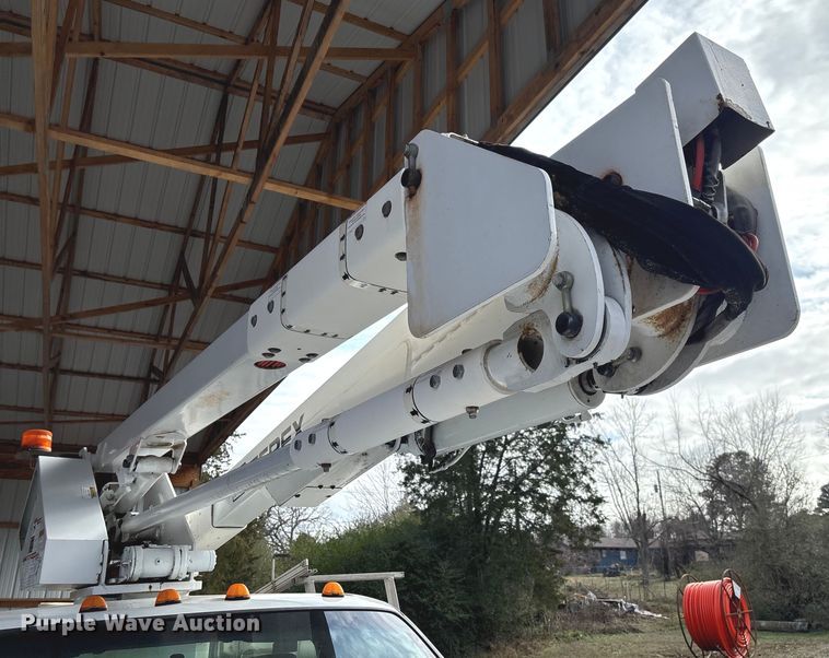 image for item FI1651 2012 Ford F550 XL Super Duty bucket truck