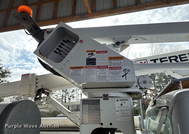 image for item FI1651 2012 Ford F550 XL Super Duty bucket truck