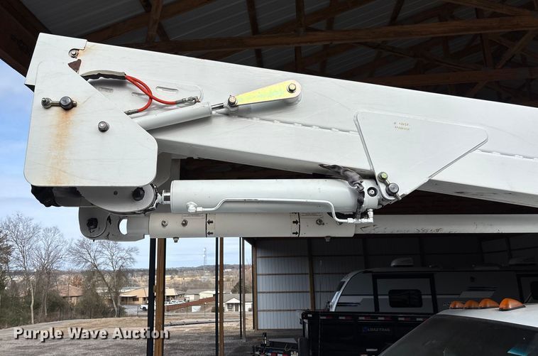 image for item FI1651 2012 Ford F550 XL Super Duty bucket truck