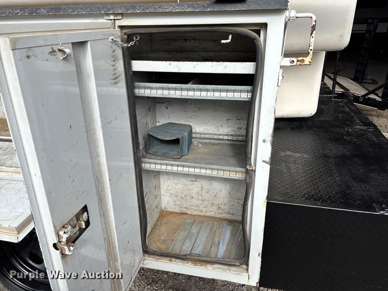 image for item FI1651 2012 Ford F550 XL Super Duty bucket truck