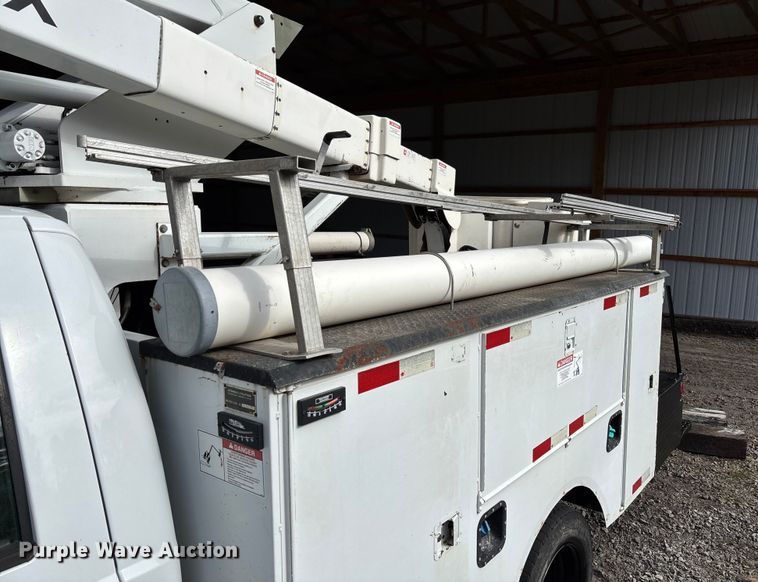 image for item FI1651 2012 Ford F550 XL Super Duty bucket truck