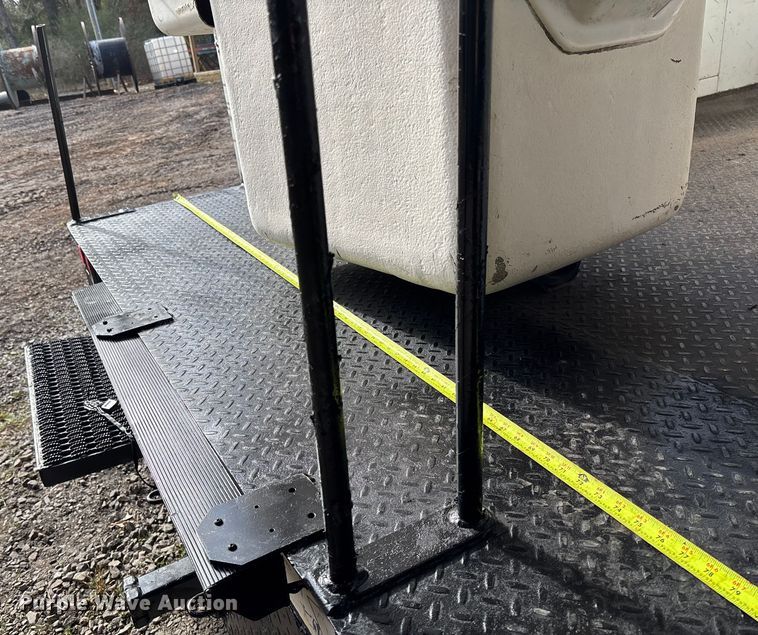 image for item FI1651 2012 Ford F550 XL Super Duty bucket truck