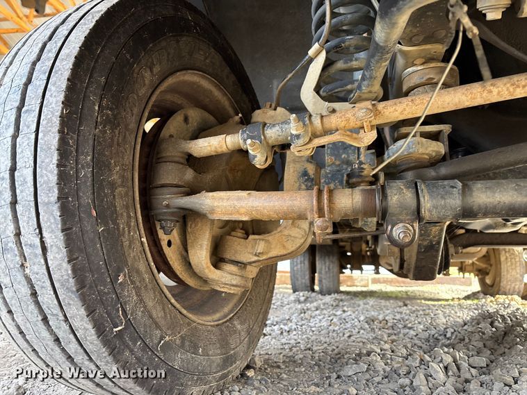 image for item FI1651 2012 Ford F550 XL Super Duty bucket truck