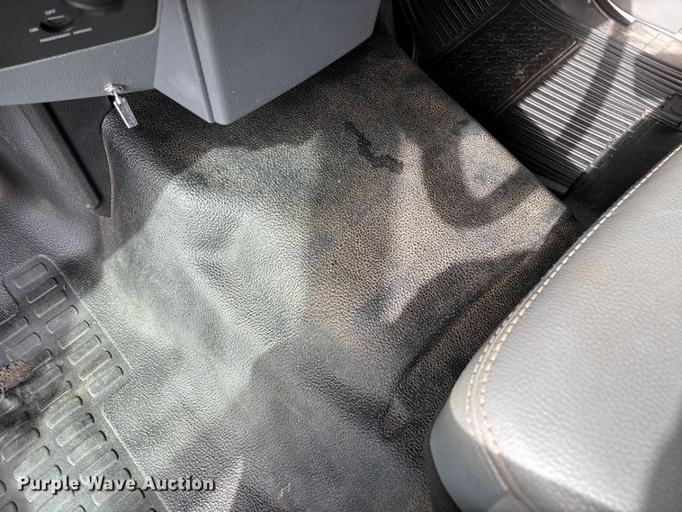 image for item FI1651 2012 Ford F550 XL Super Duty bucket truck