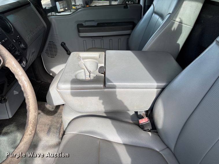 image for item FI1651 2012 Ford F550 XL Super Duty bucket truck