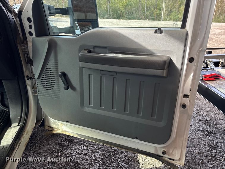 image for item FI1651 2012 Ford F550 XL Super Duty bucket truck