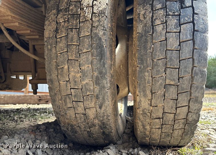 image for item FI1651 2012 Ford F550 XL Super Duty bucket truck