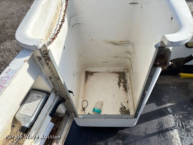 image for item FI1652 2012 Ford F450 XL Super Duty bucket truck