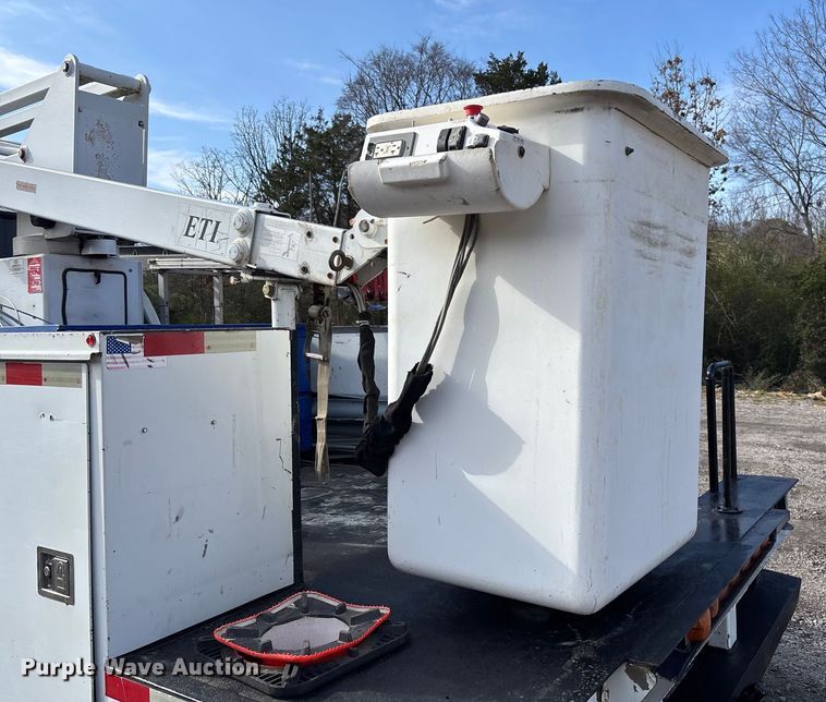 image for item FI1652 2012 Ford F450 XL Super Duty bucket truck