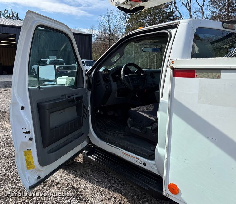 image for item FI1652 2012 Ford F450 XL Super Duty bucket truck