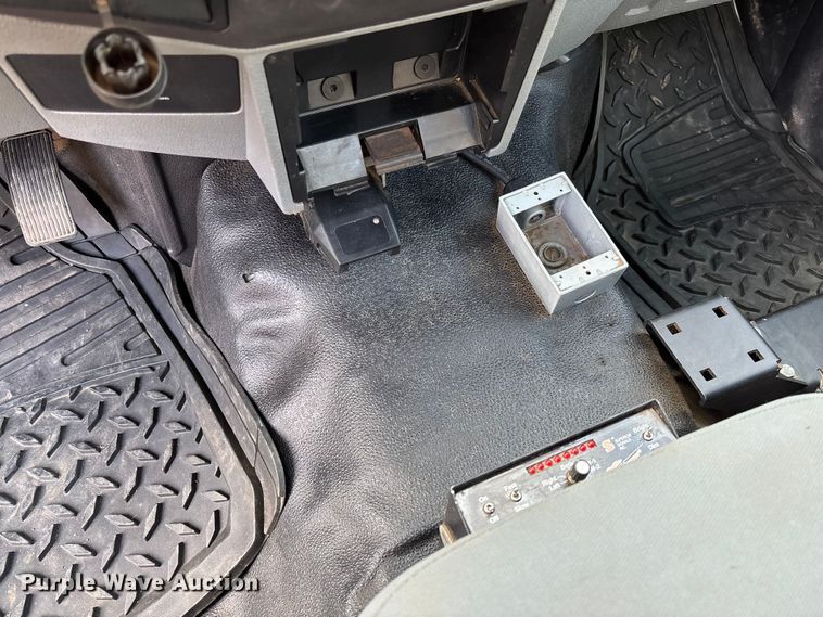 image for item FI1652 2012 Ford F450 XL Super Duty bucket truck