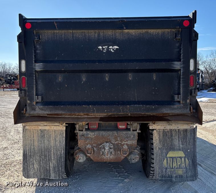 image for item FI1657 2015 International 7500 dump truck