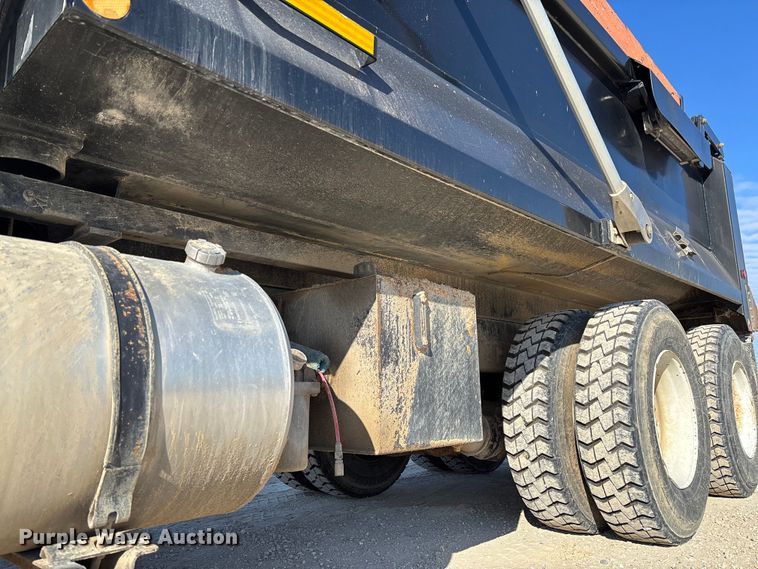 image for item FI1657 2015 International 7500 dump truck