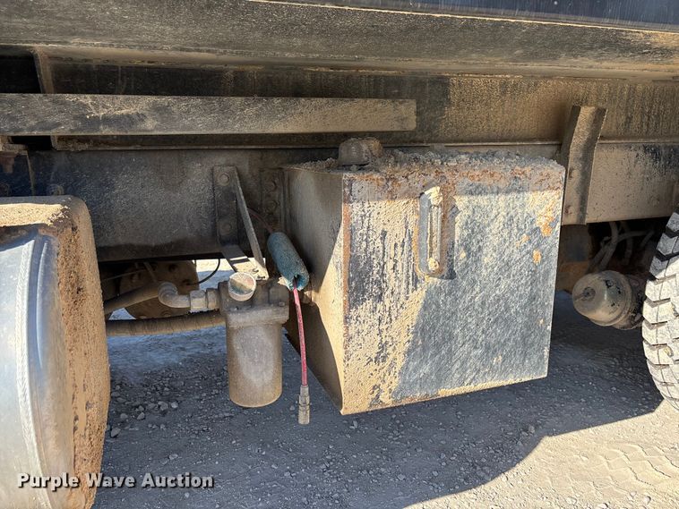 image for item FI1657 2015 International 7500 dump truck