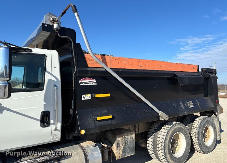 image for item FI1657 2015 International 7500 dump truck