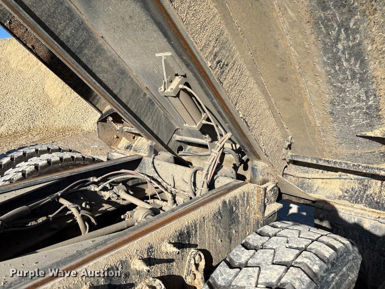 image for item FI1657 2015 International 7500 dump truck