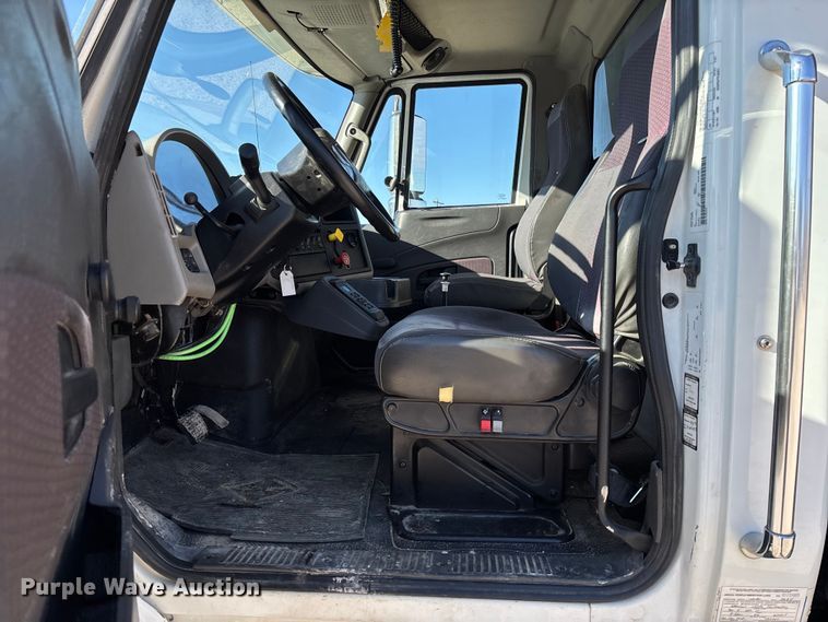 image for item FI1657 2015 International 7500 dump truck