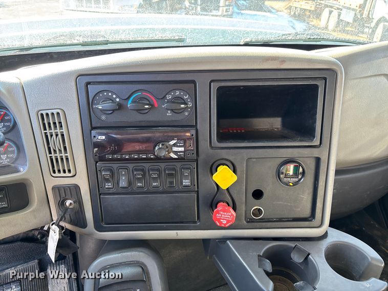 image for item FI1657 2015 International 7500 dump truck