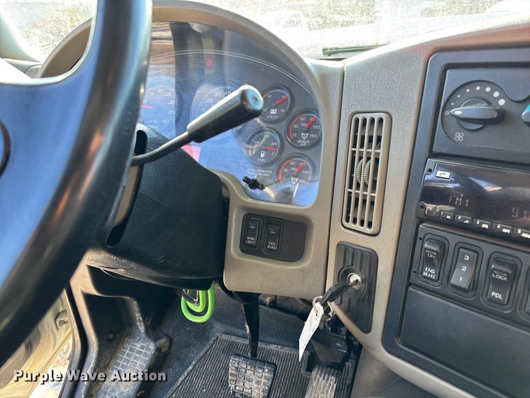 image for item FI1657 2015 International 7500 dump truck