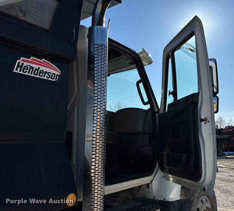 image for item FI1657 2015 International 7500 dump truck