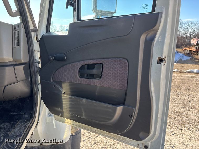 image for item FI1657 2015 International 7500 dump truck