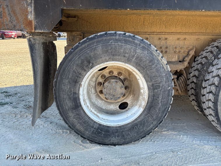 image for item FI1657 2015 International 7500 dump truck