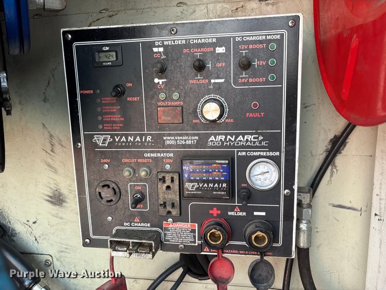 image for item FK1040 2019 Ford F550 Super Duty utility / service truck