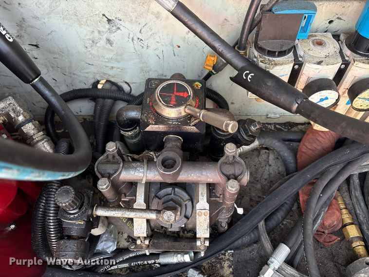 image for item FK1040 2019 Ford F550 Super Duty utility / service truck