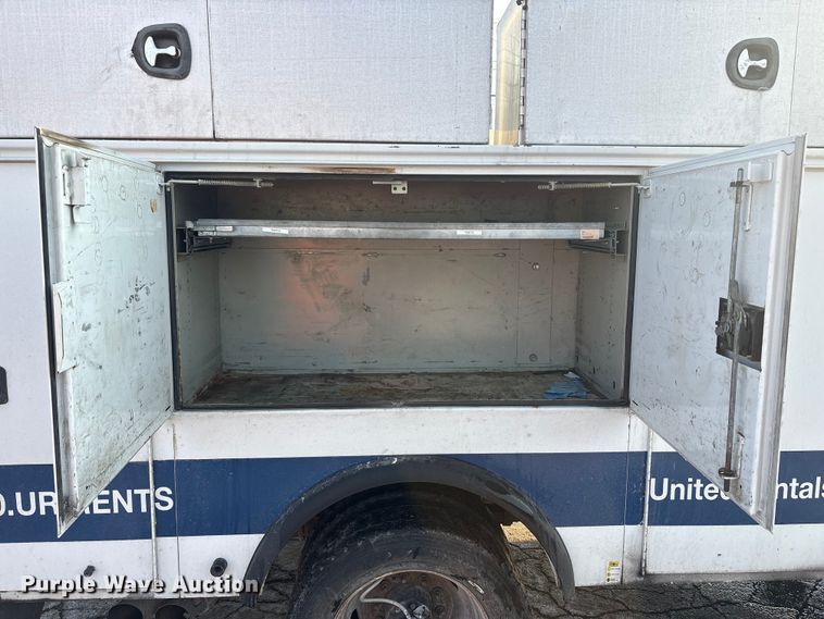 image for item FK1040 2019 Ford F550 Super Duty utility / service truck