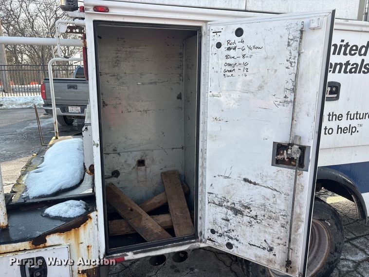 image for item FK1040 2019 Ford F550 Super Duty utility / service truck