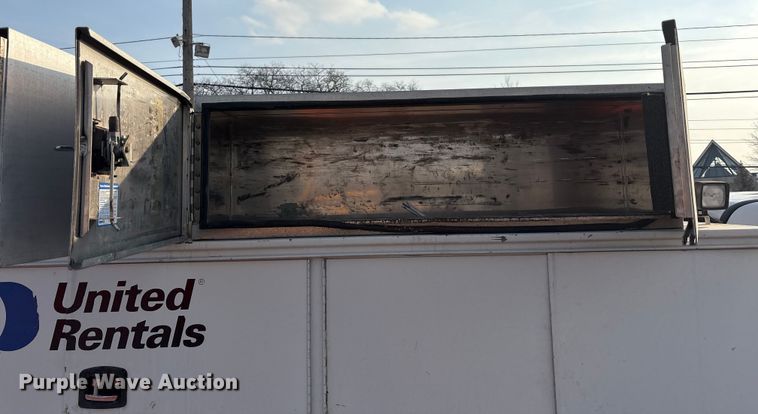 image for item FK1040 2019 Ford F550 Super Duty utility / service truck