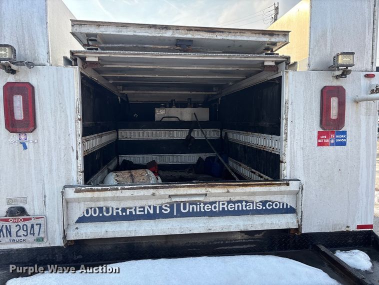 image for item FK1040 2019 Ford F550 Super Duty utility / service truck