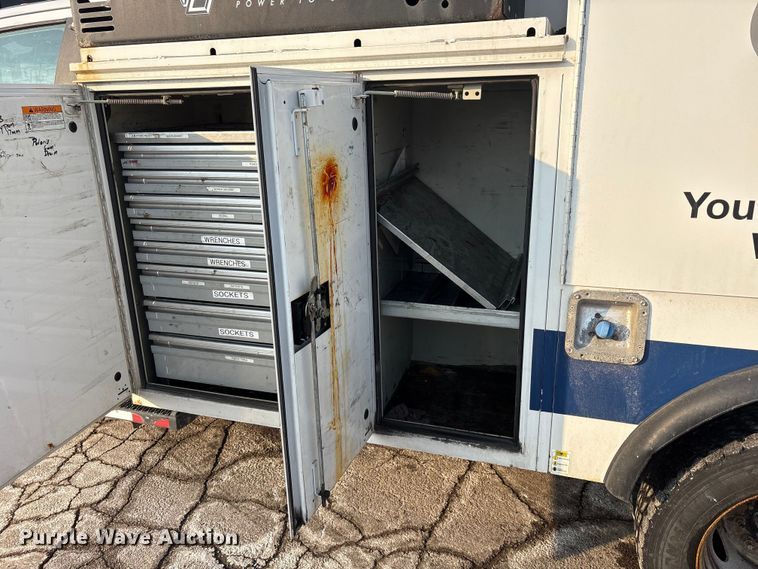 image for item FK1040 2019 Ford F550 Super Duty utility / service truck