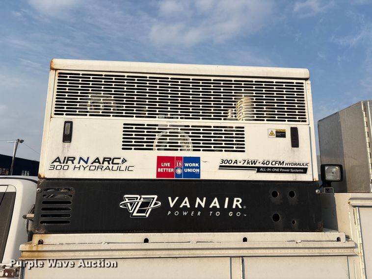 image for item FK1040 2019 Ford F550 Super Duty utility / service truck