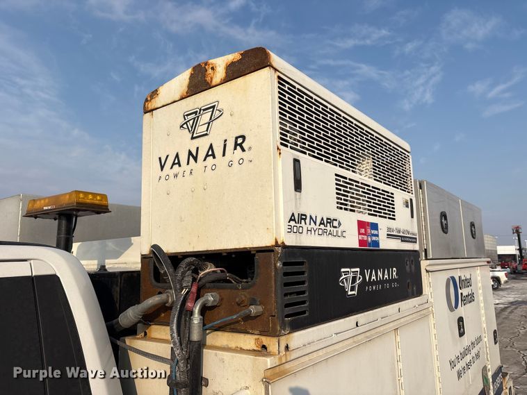 image for item FK1040 2019 Ford F550 Super Duty utility / service truck