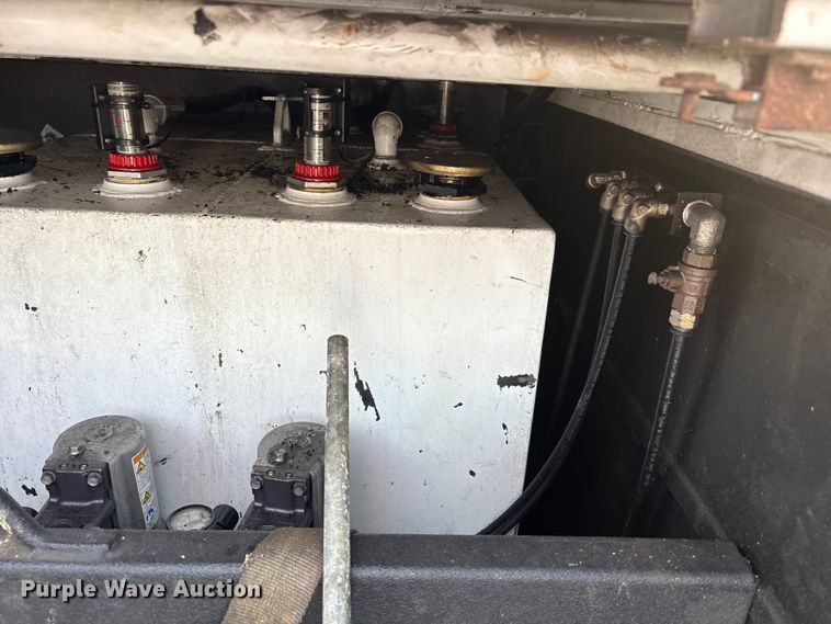 image for item FK1040 2019 Ford F550 Super Duty utility / service truck