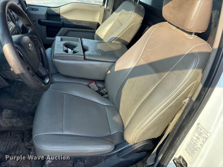 image for item FK1040 2019 Ford F550 Super Duty utility / service truck