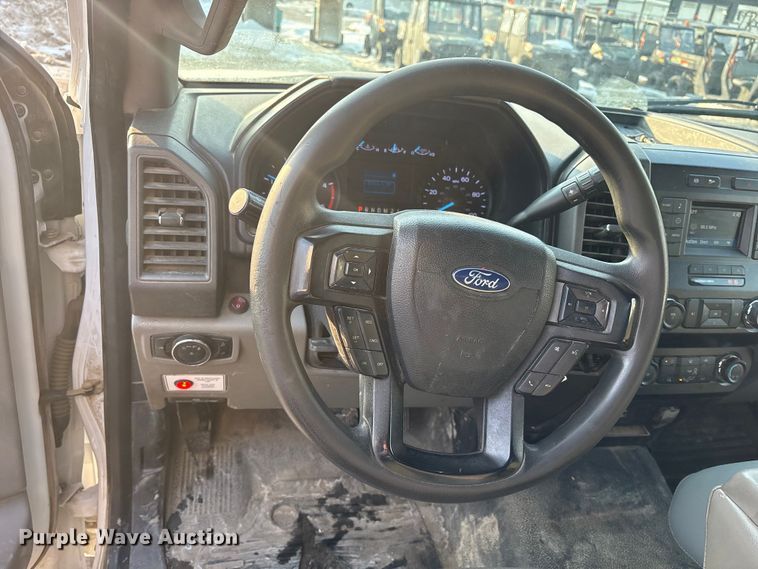 image for item FK1040 2019 Ford F550 Super Duty utility / service truck