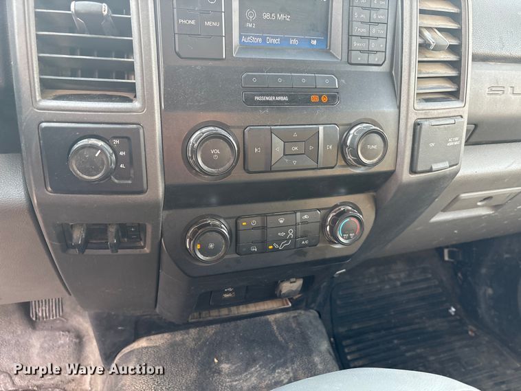 image for item FK1040 2019 Ford F550 Super Duty utility / service truck