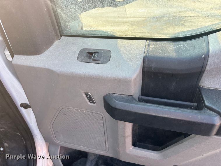 image for item FK1040 2019 Ford F550 Super Duty utility / service truck